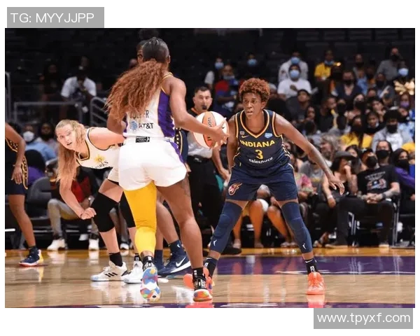 2017年WNBA飞马队与天空队精彩对决回顾与分析