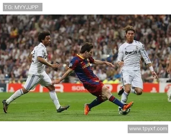 皇马与巴萨巅峰对决再度上演球迷期待经典之战的精彩瞬间
